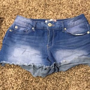 No boundaries shorts